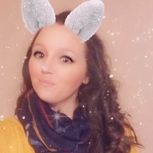 Meet your Posher, Becca